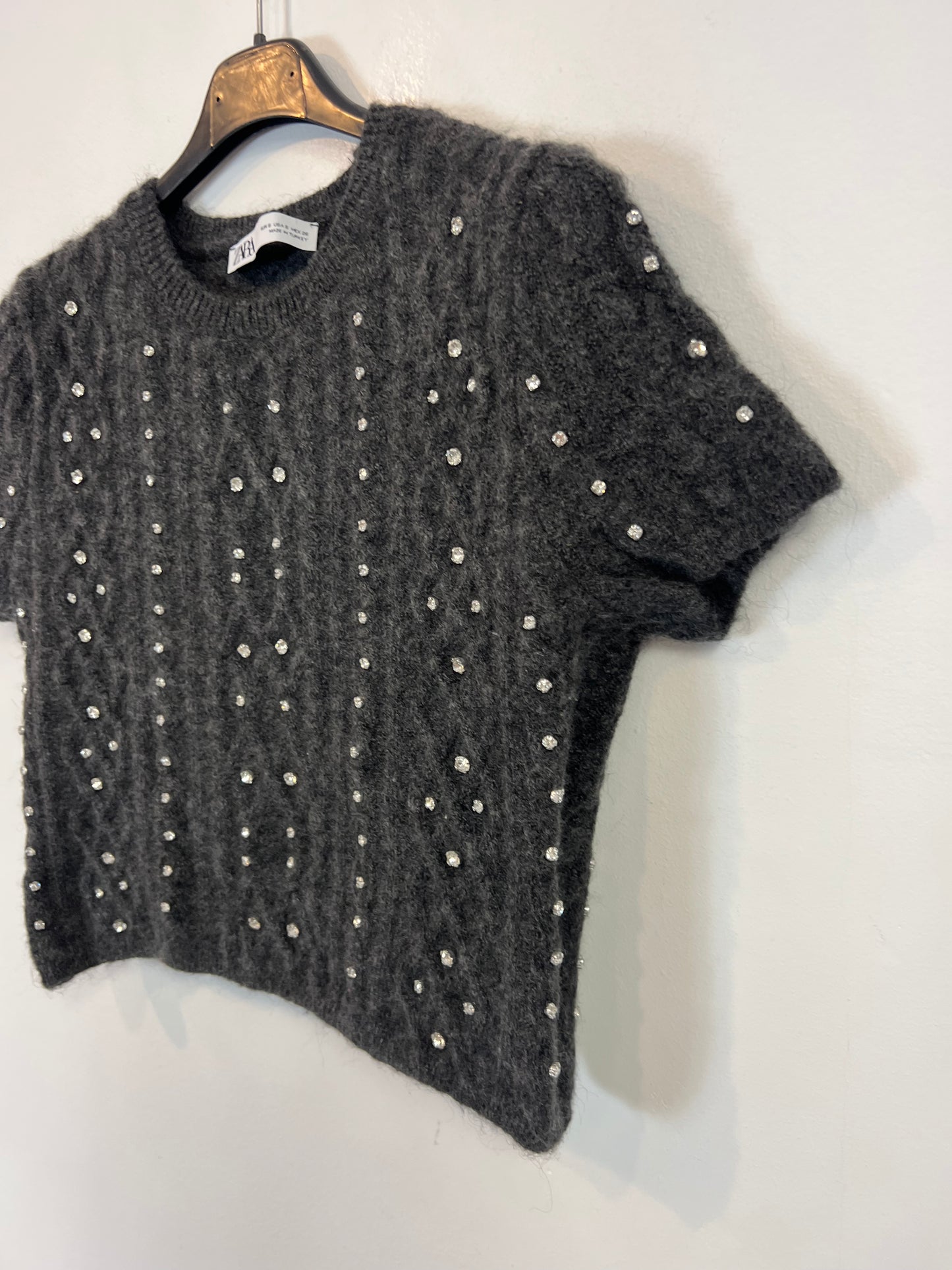 ZARA. Top punto gris pedrería T.s