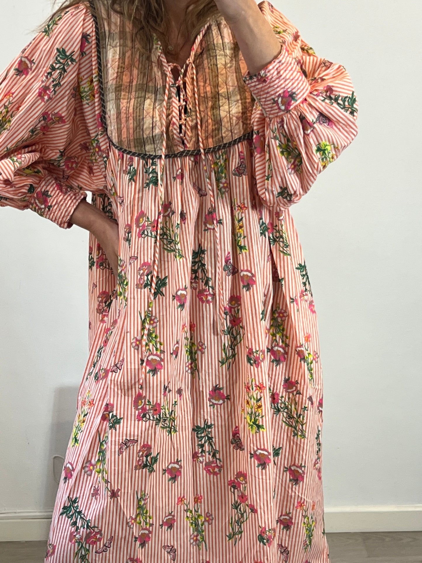 ANTIKSUK. Vestido largo rayas. TU (M/L)