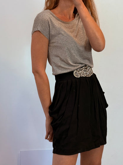 SANDRO. Vestido doble textura detalle joya