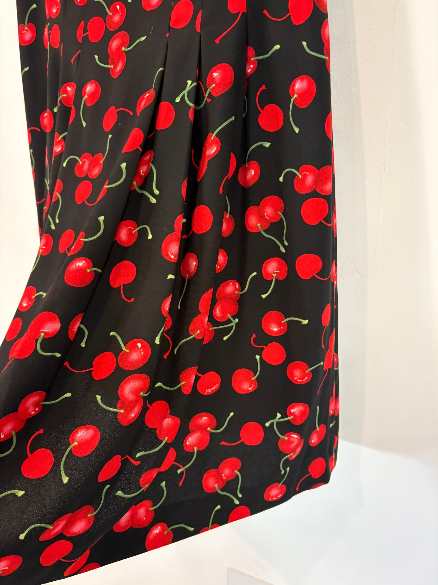 AMEÉ. Sleeveless fringed sweater S.(s)