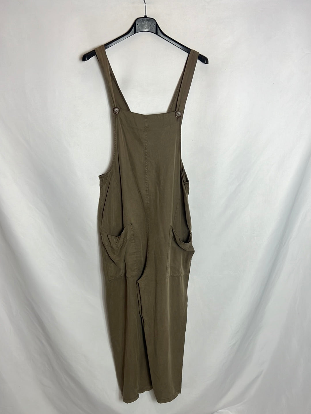 PULL&BEAR . Mono verde fluido culotte. T XS