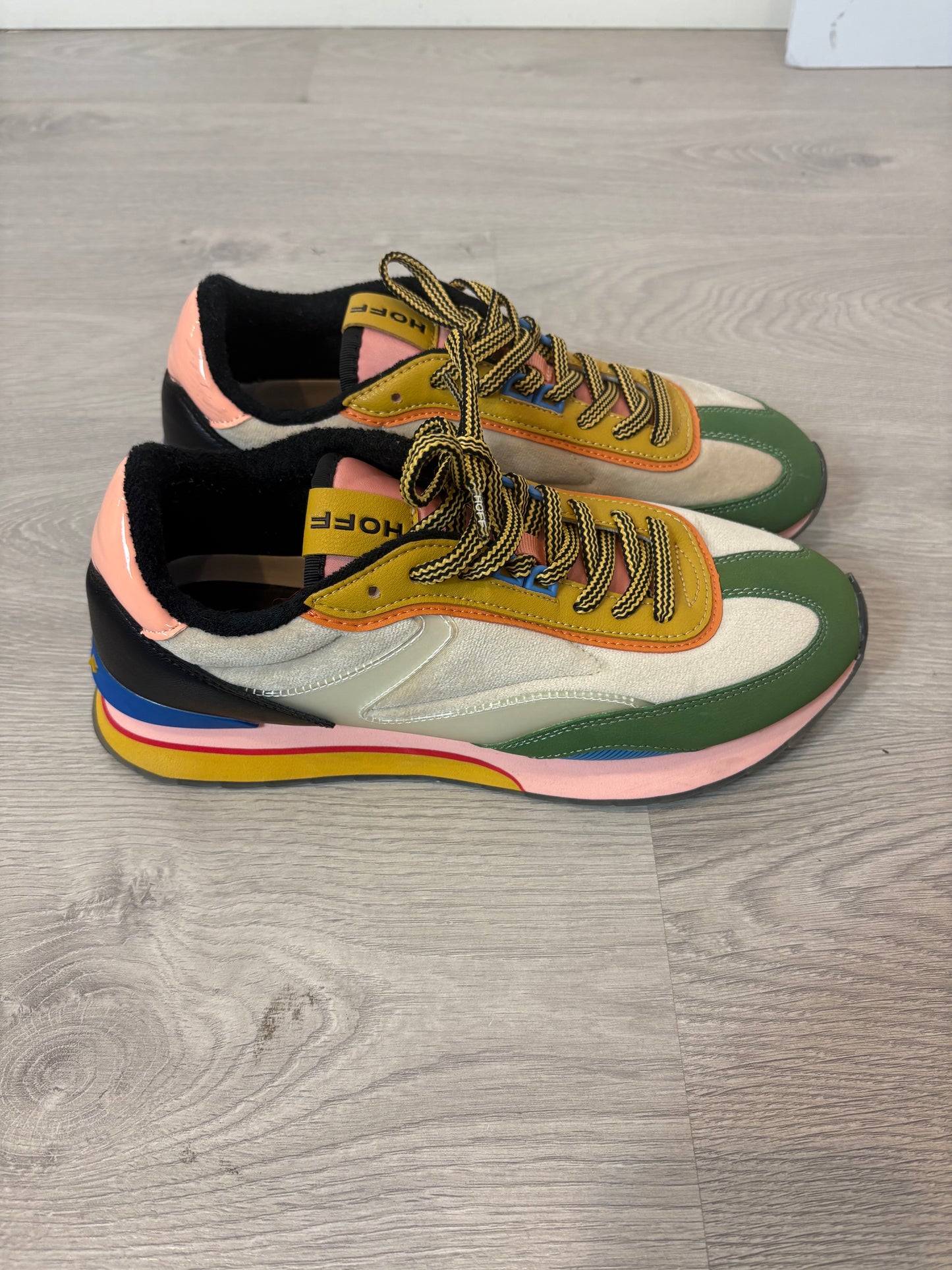 HOFF. Zapatillas texturas burdeos. T 41