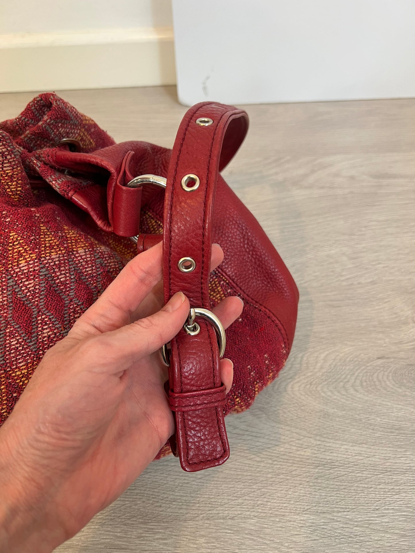 BIMBA Y LOLA. Double-textured sack bag