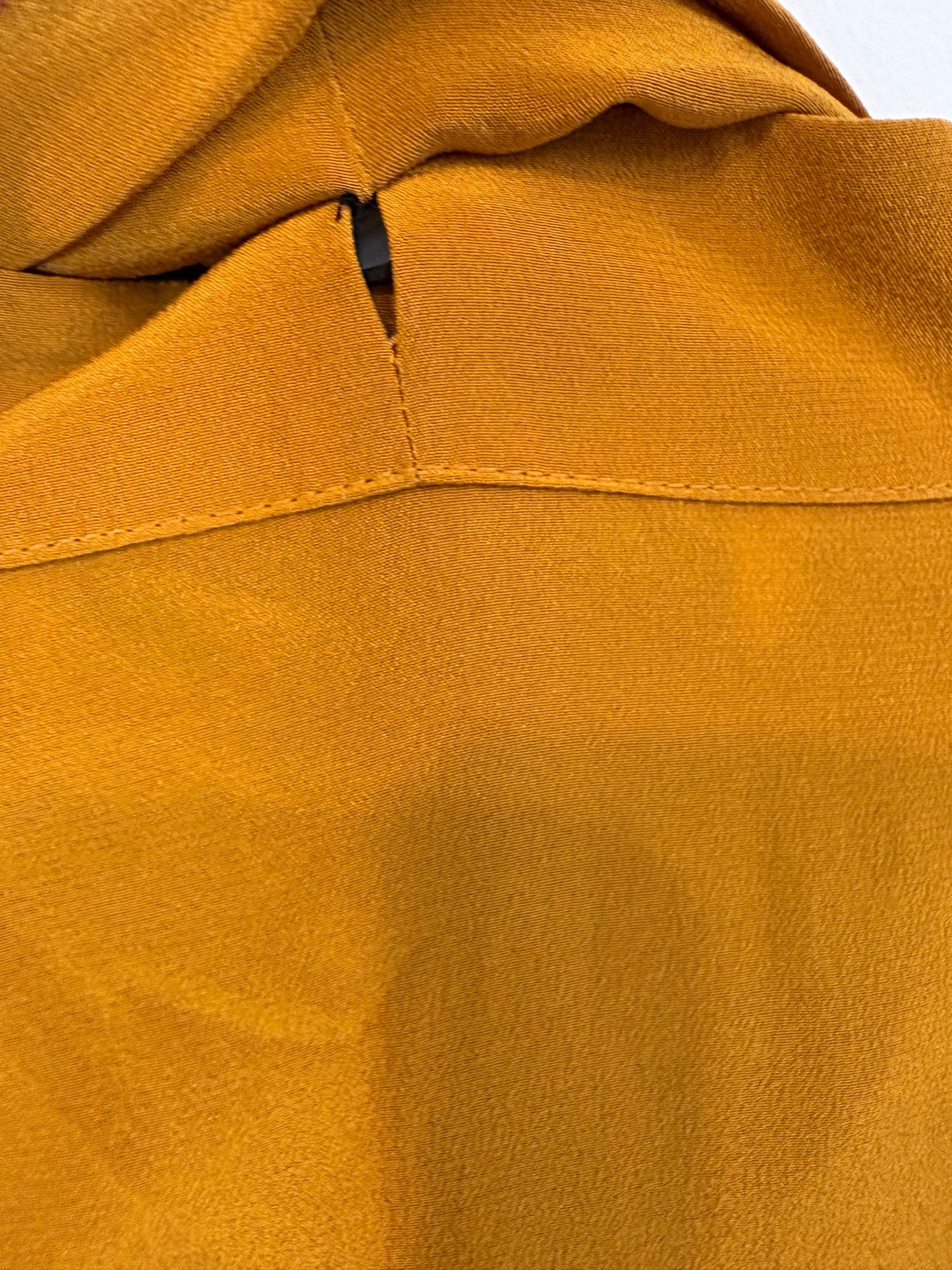 MARINA RINALDI. Blusa seda camel. T 25 (XXL)