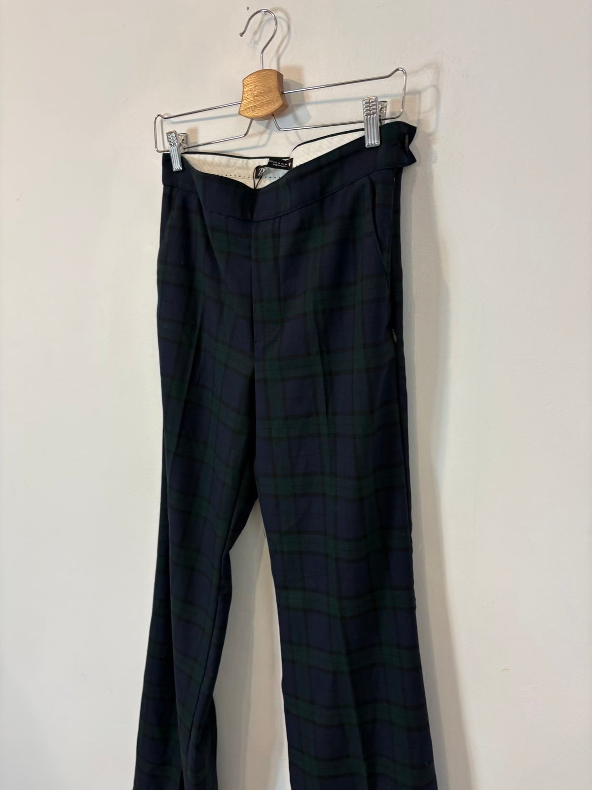 ZARA. Pantalón de vestir cuadros