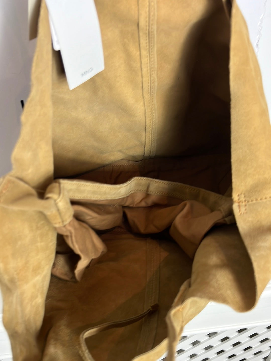 MANGO. Bolso shopper camel efecto piel