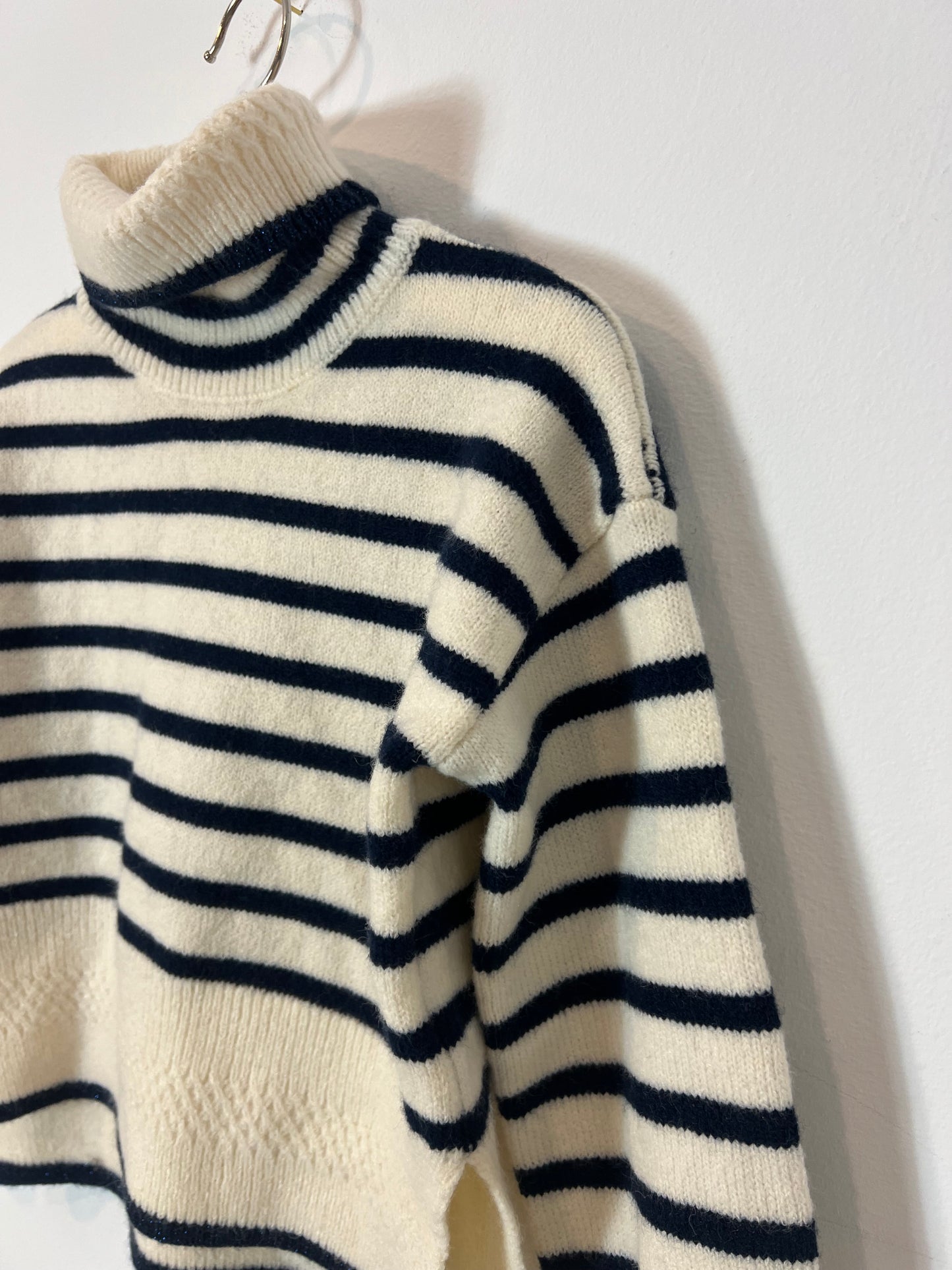 ABEL&LULA. Jersey rayas cuello alto  T.5 años