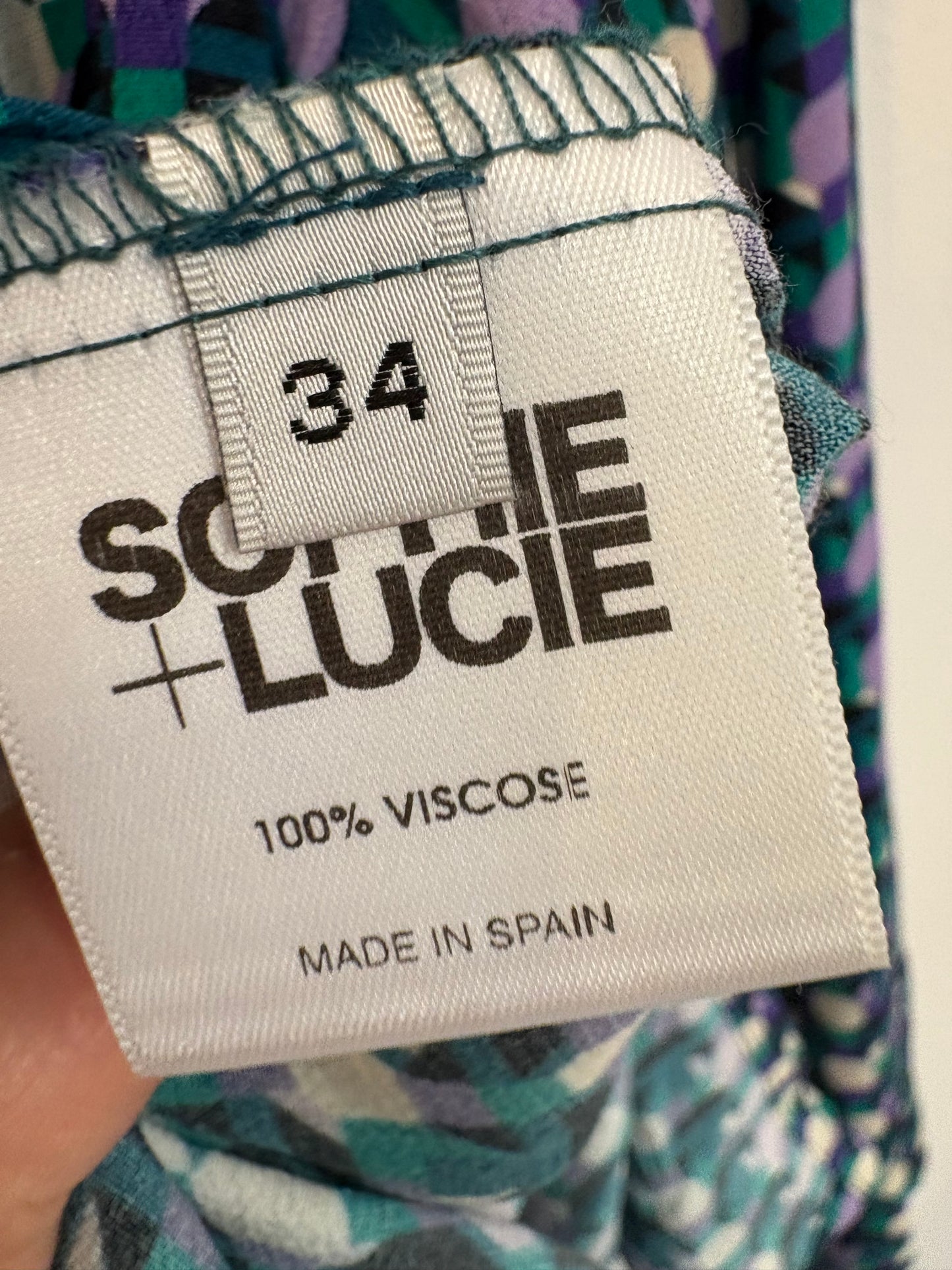 AMEÉ. Sleeveless fringed sweater S.(s)