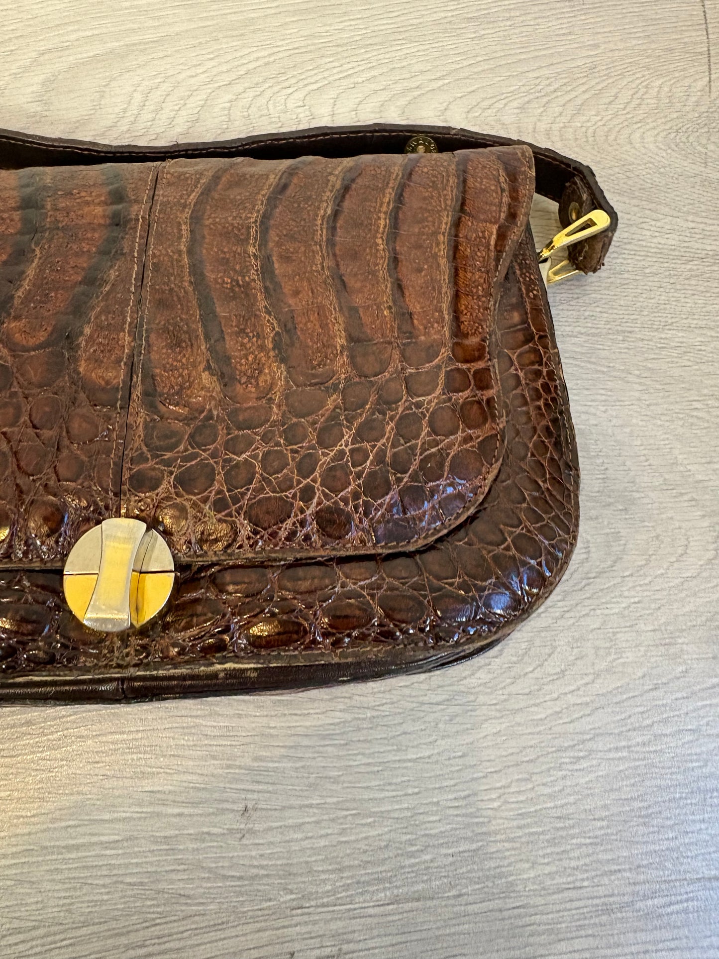 OTRAS. Bolso piel vintage cocodrilo