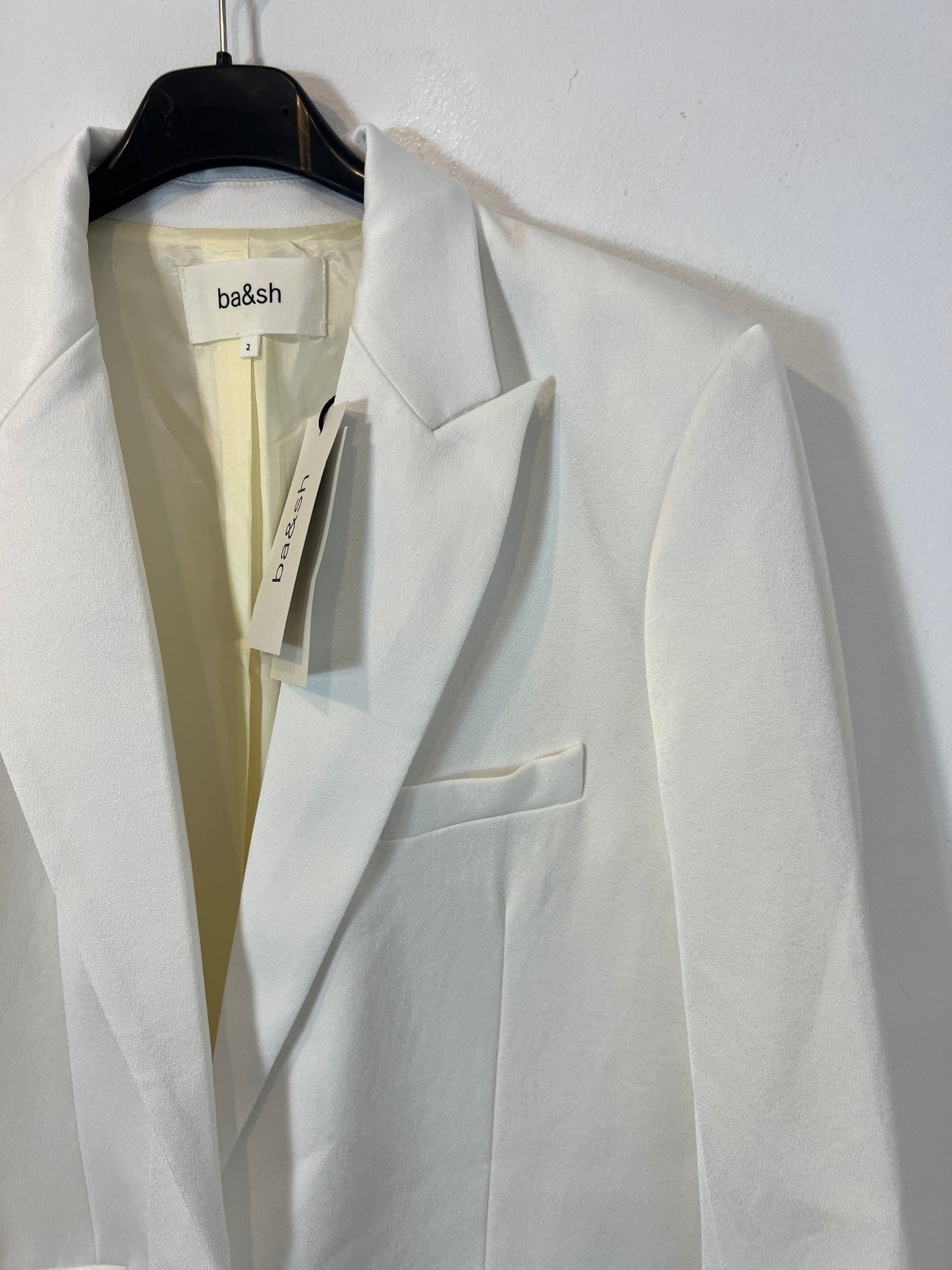 BA&amp;SH. White satin blazer T.2(m)