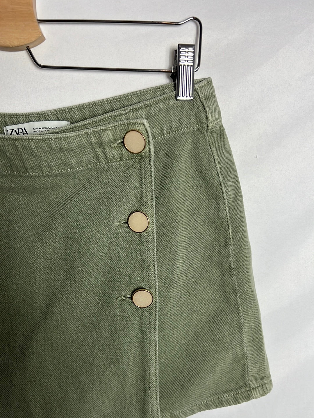ZARA. Falda pantalón verde denim. T M