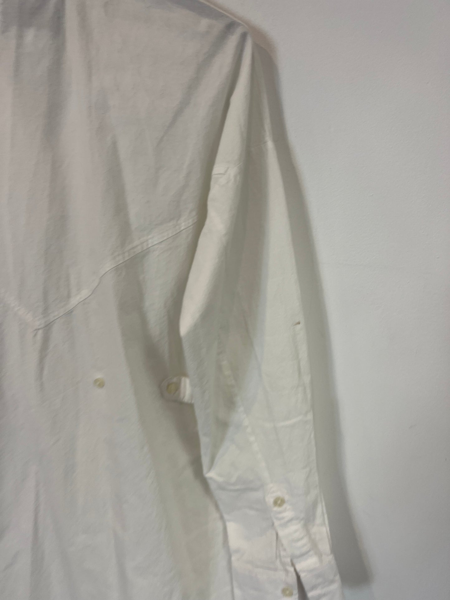 SCALPERS. Camisa blanca textura cintura ajustable. T XS