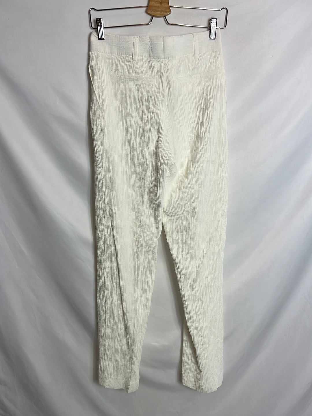 VICTORIA BECKHAM. Total look blanco textura T.36