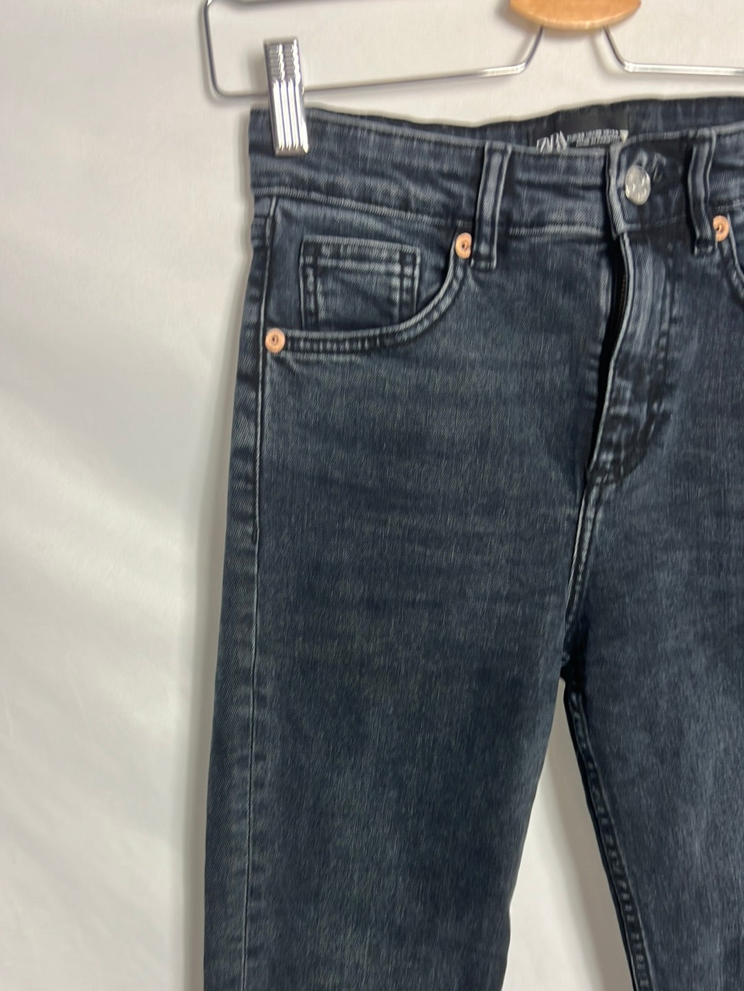 ZARA. Black distressed cropped denim trousers. Size 34