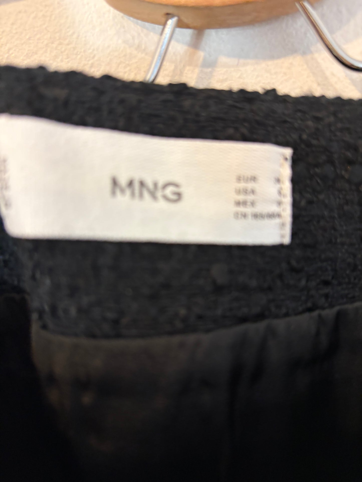 MANGO. Falda tweed botones dorados