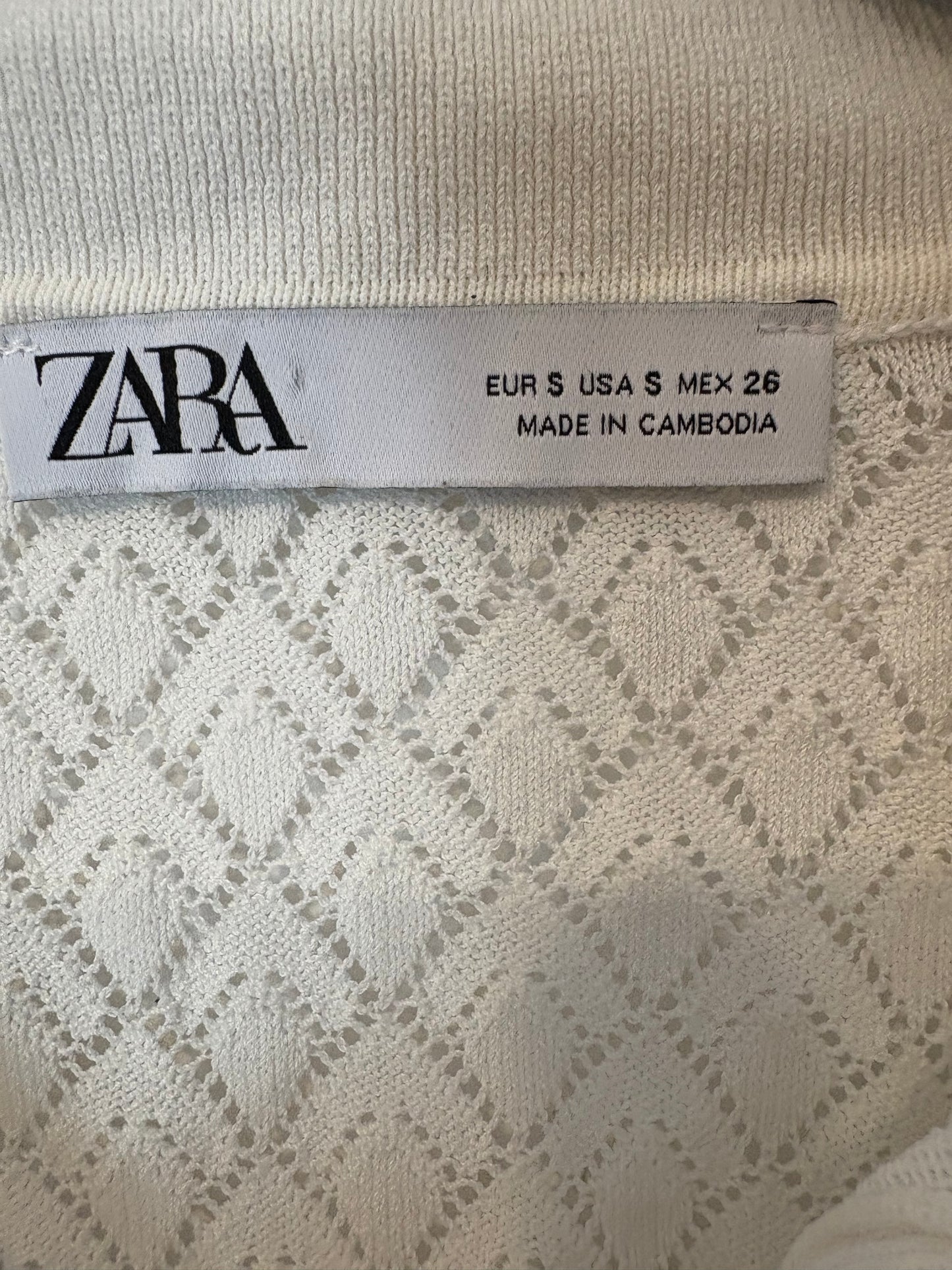 ZARA. Top punto calado blanco