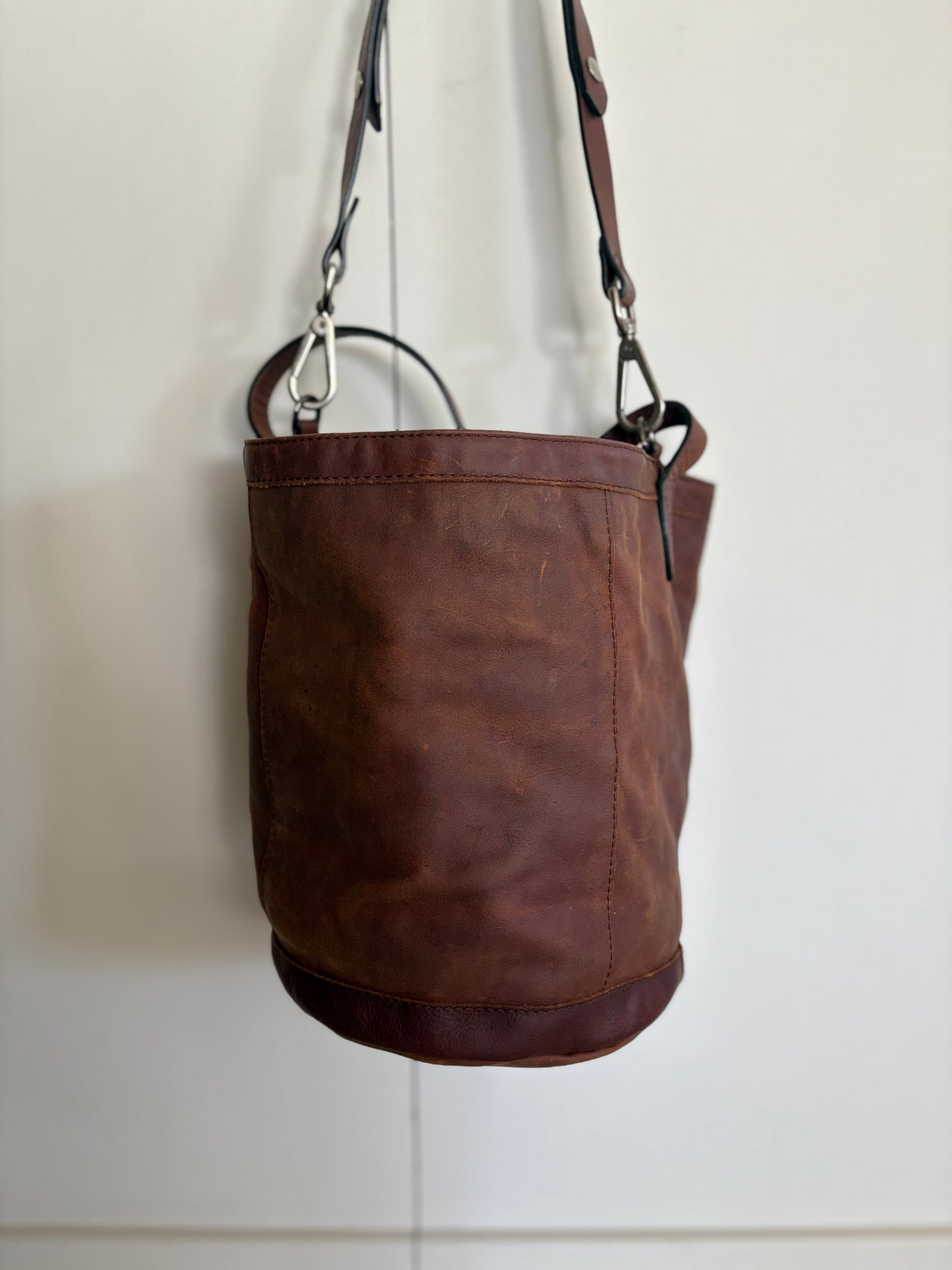 MALABABA. Bolso marrón piel doble asa