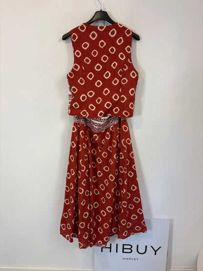 INTROPIA. Total look top y falda lino abalorios