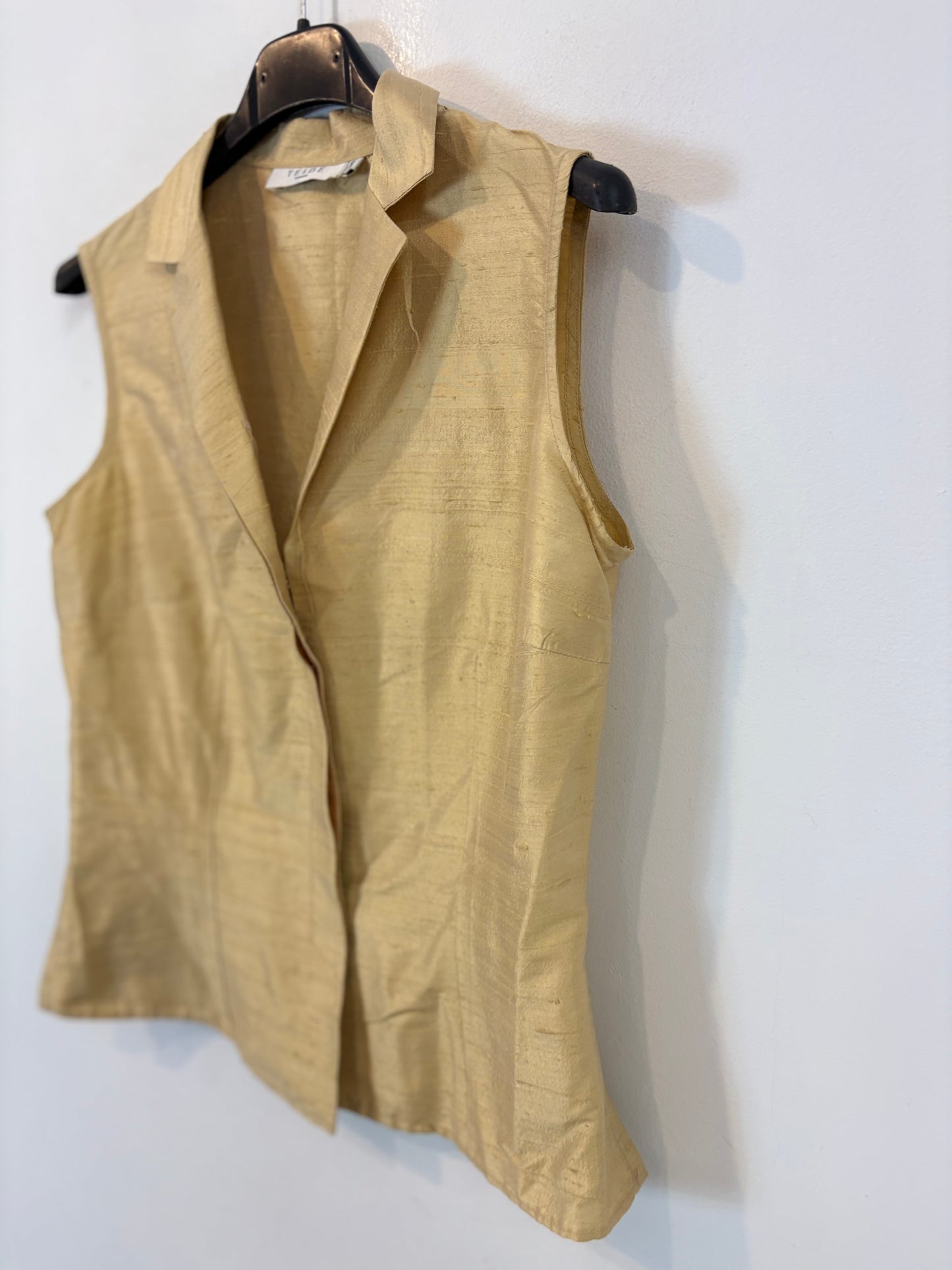 TEIDE. Gold silk top, size 38