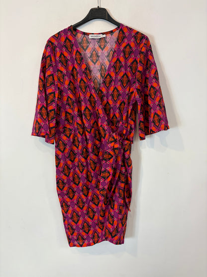 MAGNOLYA. Vestido corto cruzado estampado