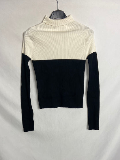 CELOP. Jersey canalé blanco y negro. T S