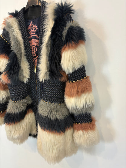 HIGHLY PRETTY. Abrigo pelo detalles T.s