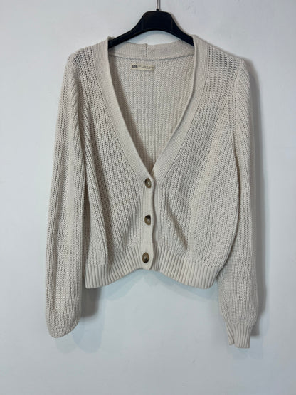 STRADIVARIUS. Chaqueta punto beige claro. T M