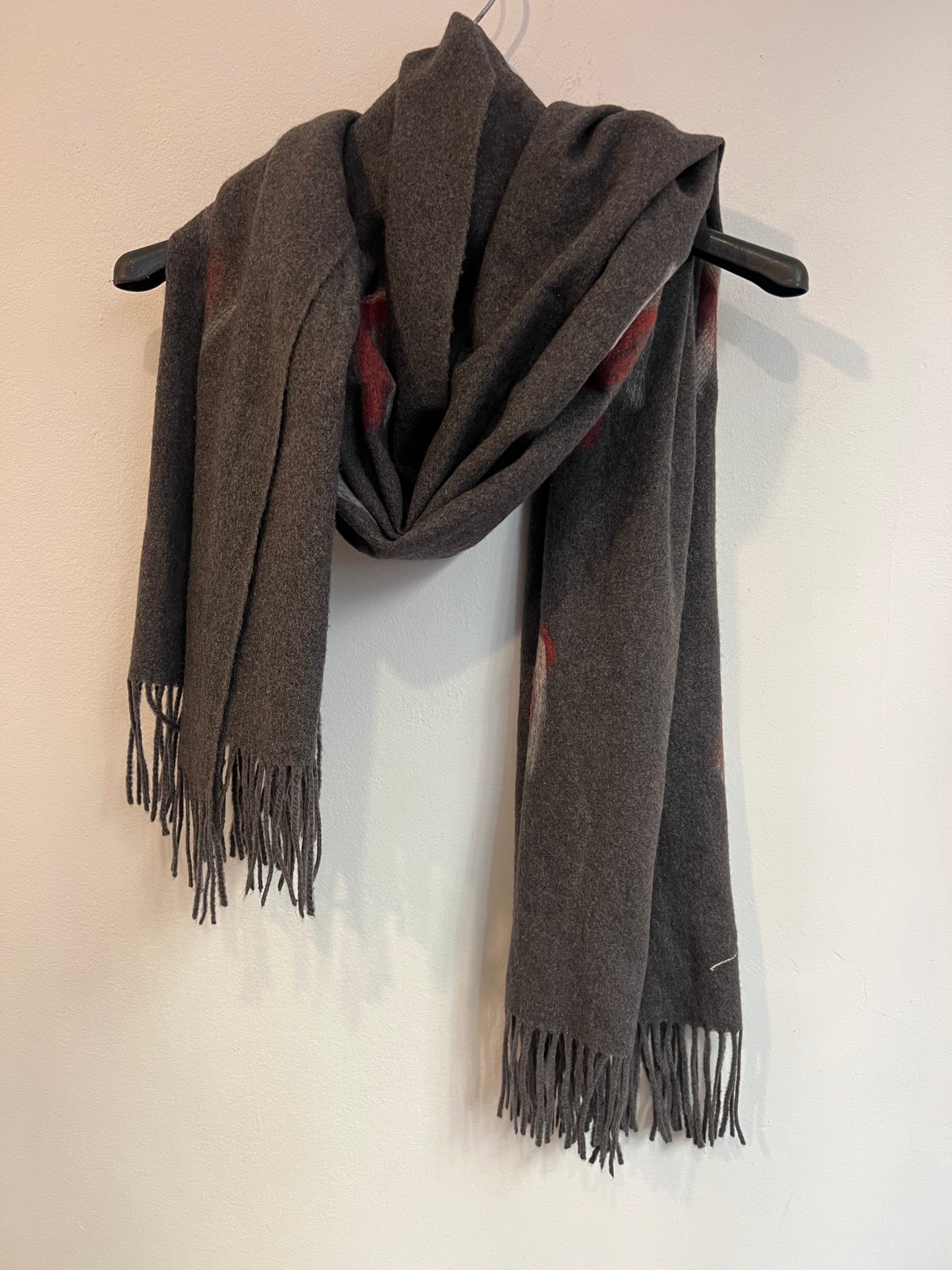 ROBERTO VERINO. Bufanda gris estampada