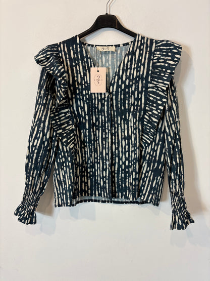 9MAS5. Total look estampado azul petróleo. T S