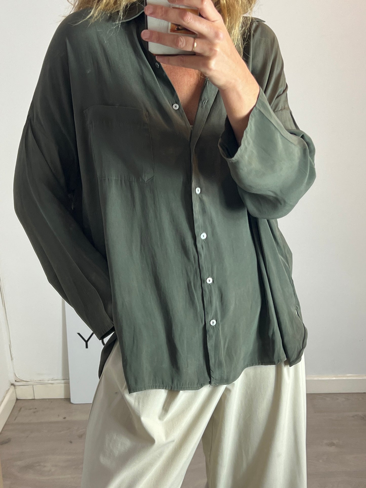 SHON MOTT. Blusa verde seda Tu(M/L)