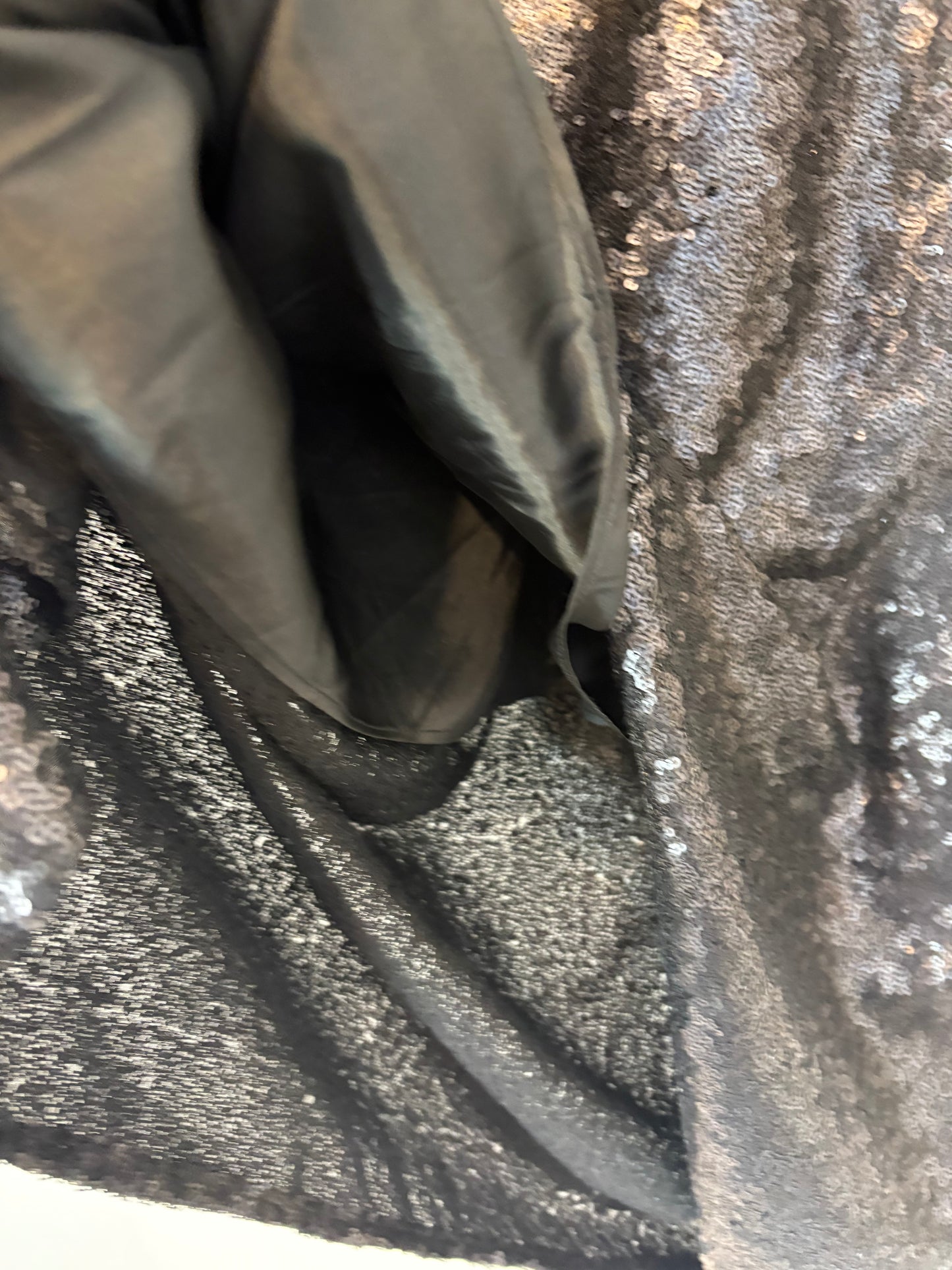 GALCON STUDIO. Falda midi lentejuelas