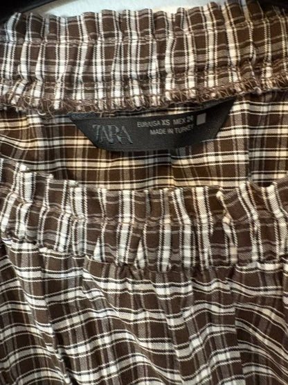 ZARA. Blusa fruncidos detalles bordados