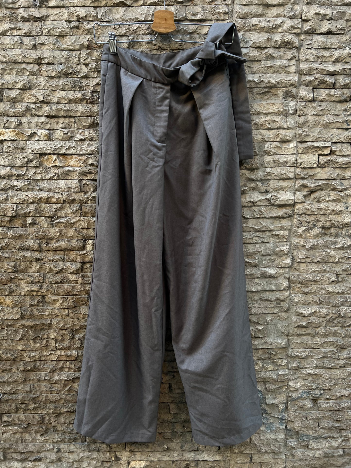 ZARA. Beige flowing blouse. Size M