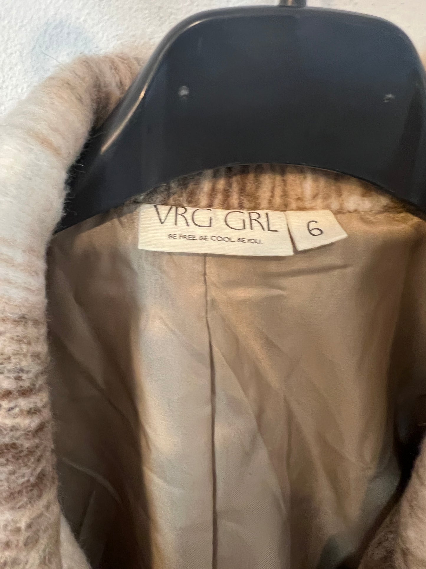 IMAN. White ribbed top Tm