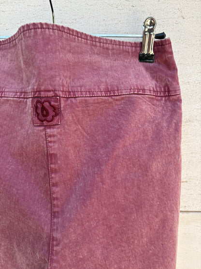 DAHLIA. Pantalones granate efecto desgastado