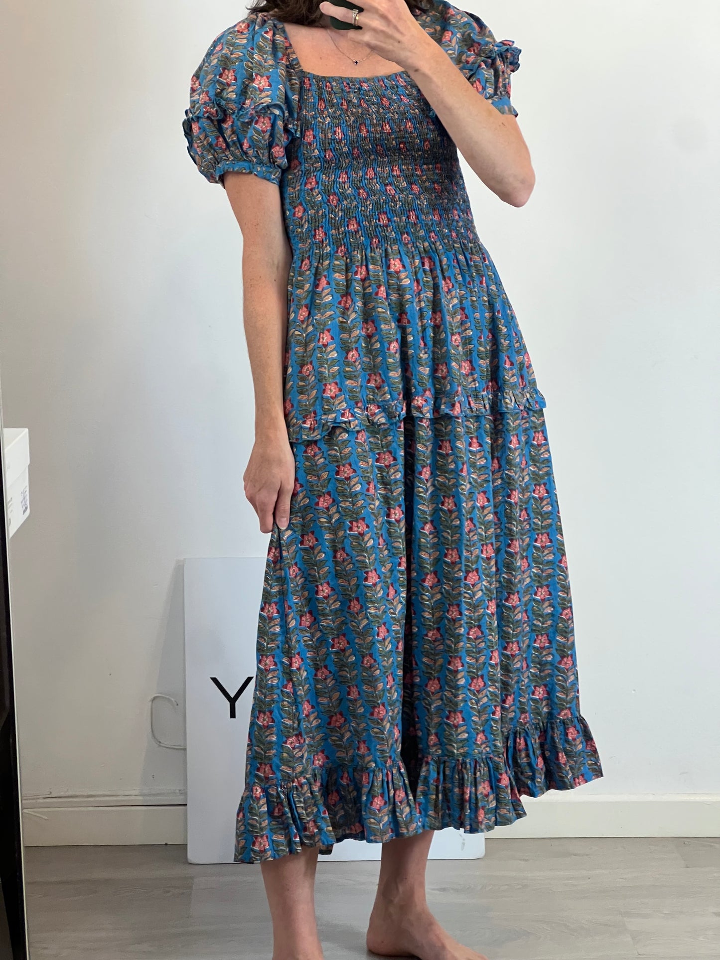 CARILOO. Vestido azul flores T.xs/s