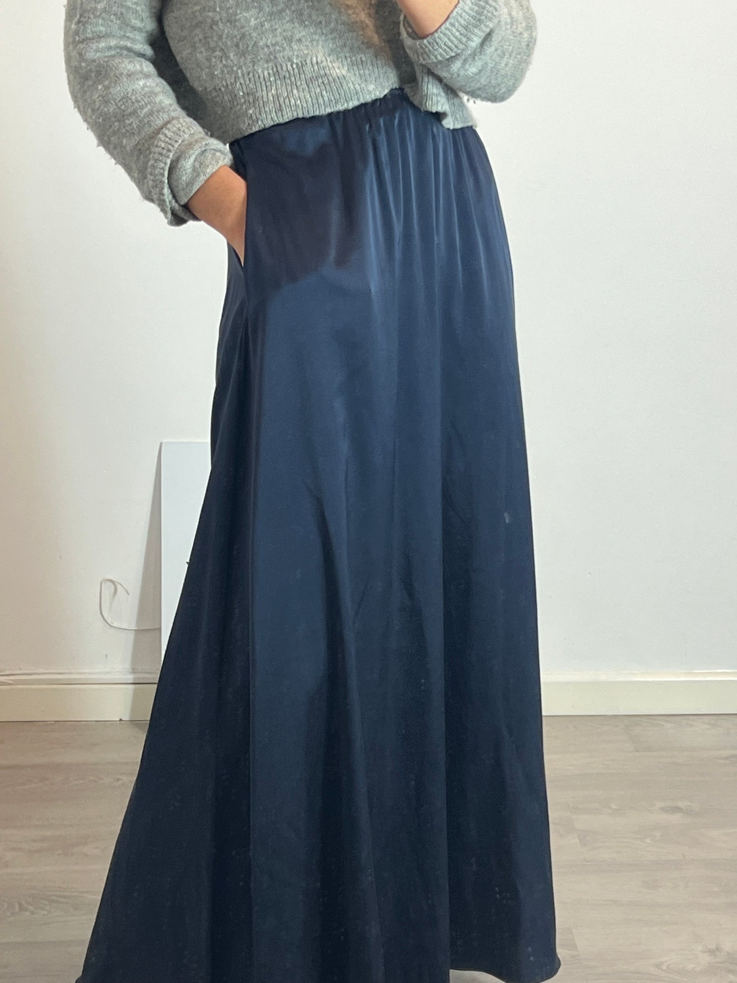 TCN. Falda larga azul seda T.xs