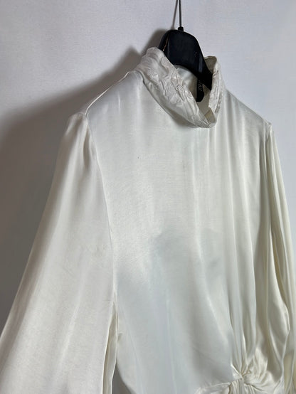 ZARA. White satin dress T.xs – Hibuy market ZARA. White satin dress T.xs – Hibuy market
