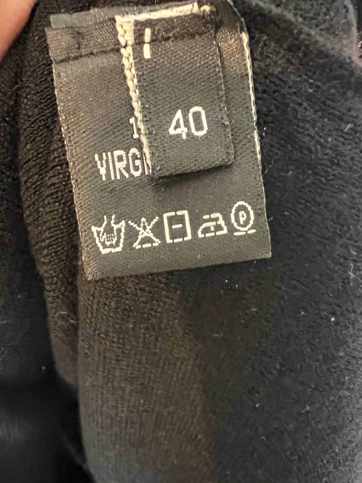 CORTANA. Vestido corto negro lana. T 36