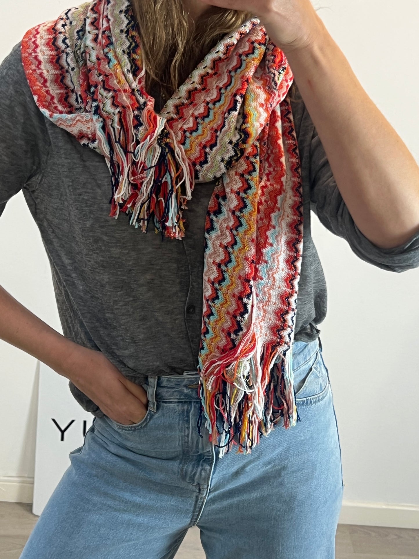 MISSONI. Zigzag cotton scarf with red fringes