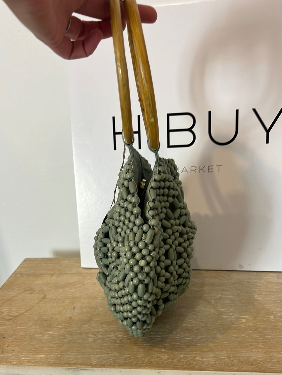 SALVADOR BACHILLER. Bolso redondo detalle asa