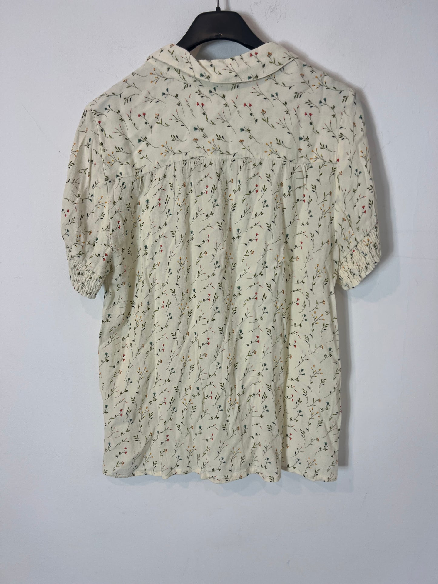 INDI &amp; COLD. Flowing floral blouse. T.S.