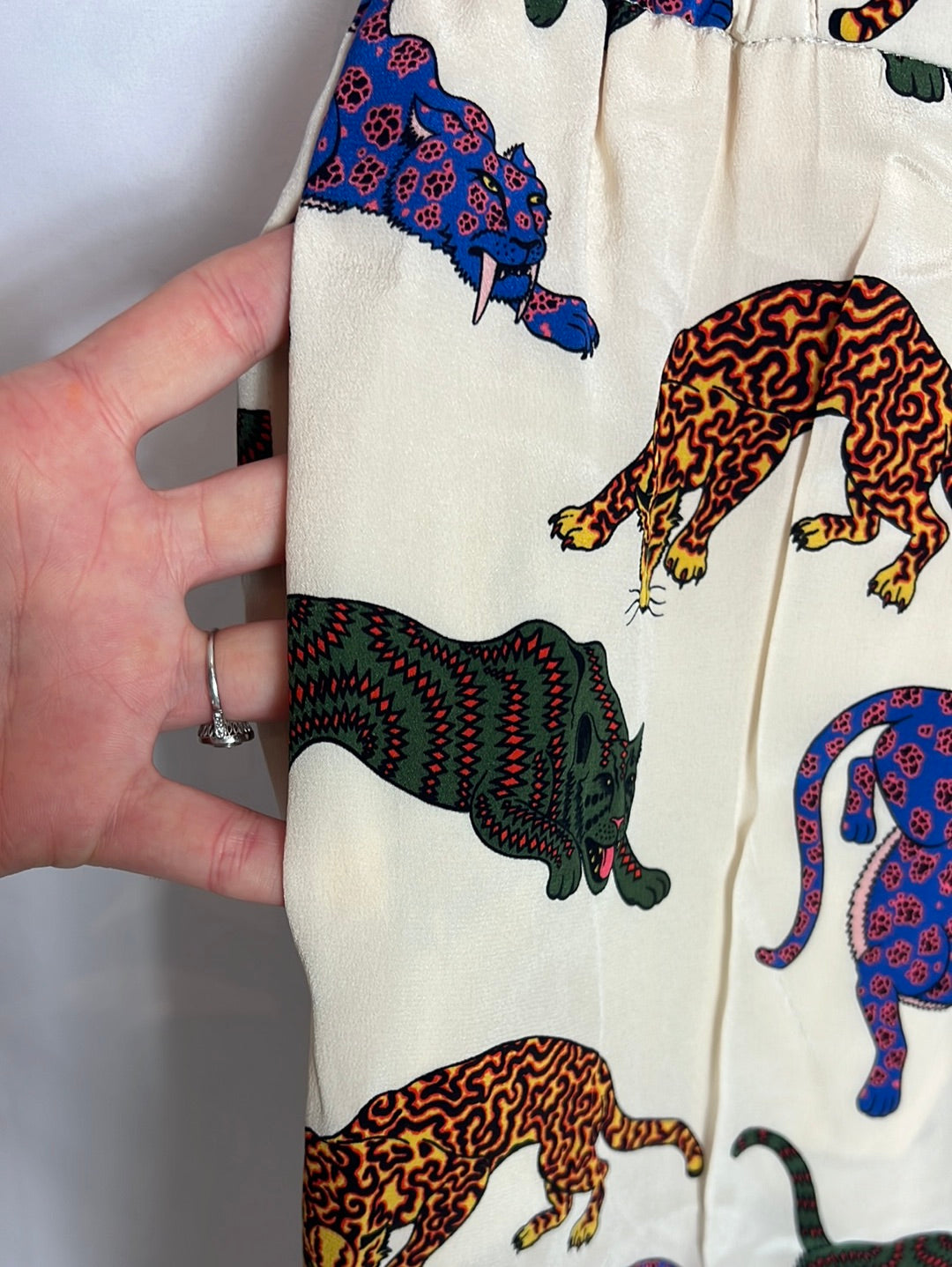 STELLA McCARTNEY. Silk-print trousers. Size 40