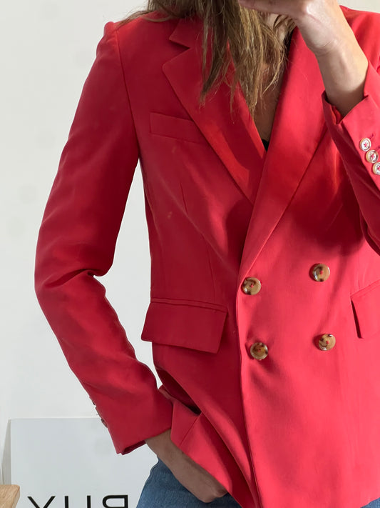 MANGO. Blazer roja fluida doble botonadura. T S