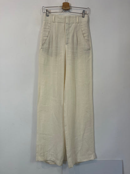 ZARA. Pantalón blanco lino pinzas