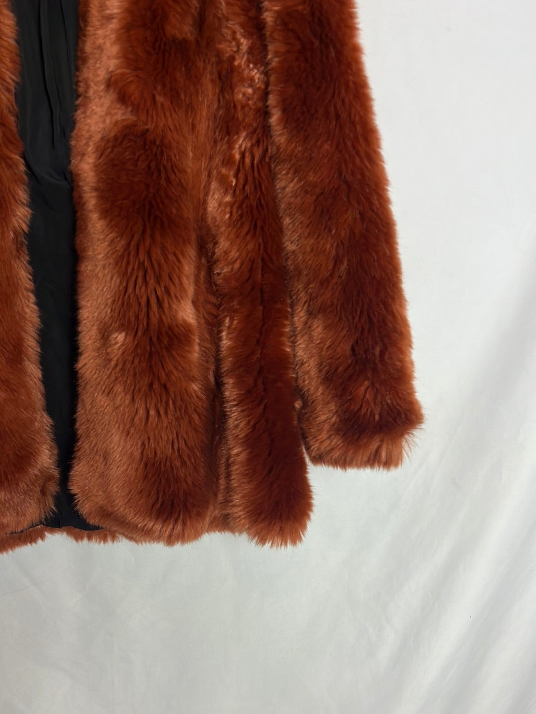 ZARA. Abrigo pelo teja T.s