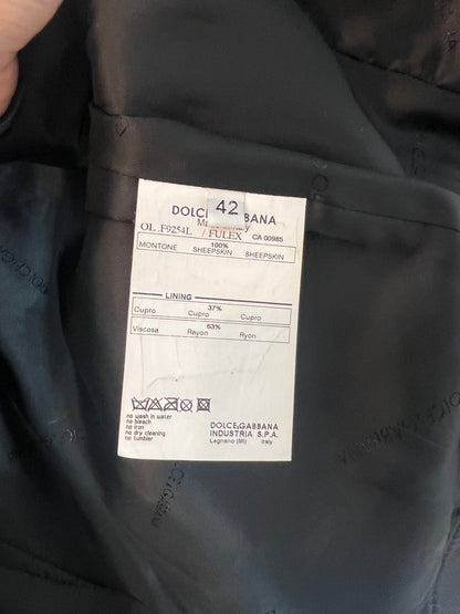 DOLCE & GABBANA. Chaqueta piel negra.. T 42 (38)