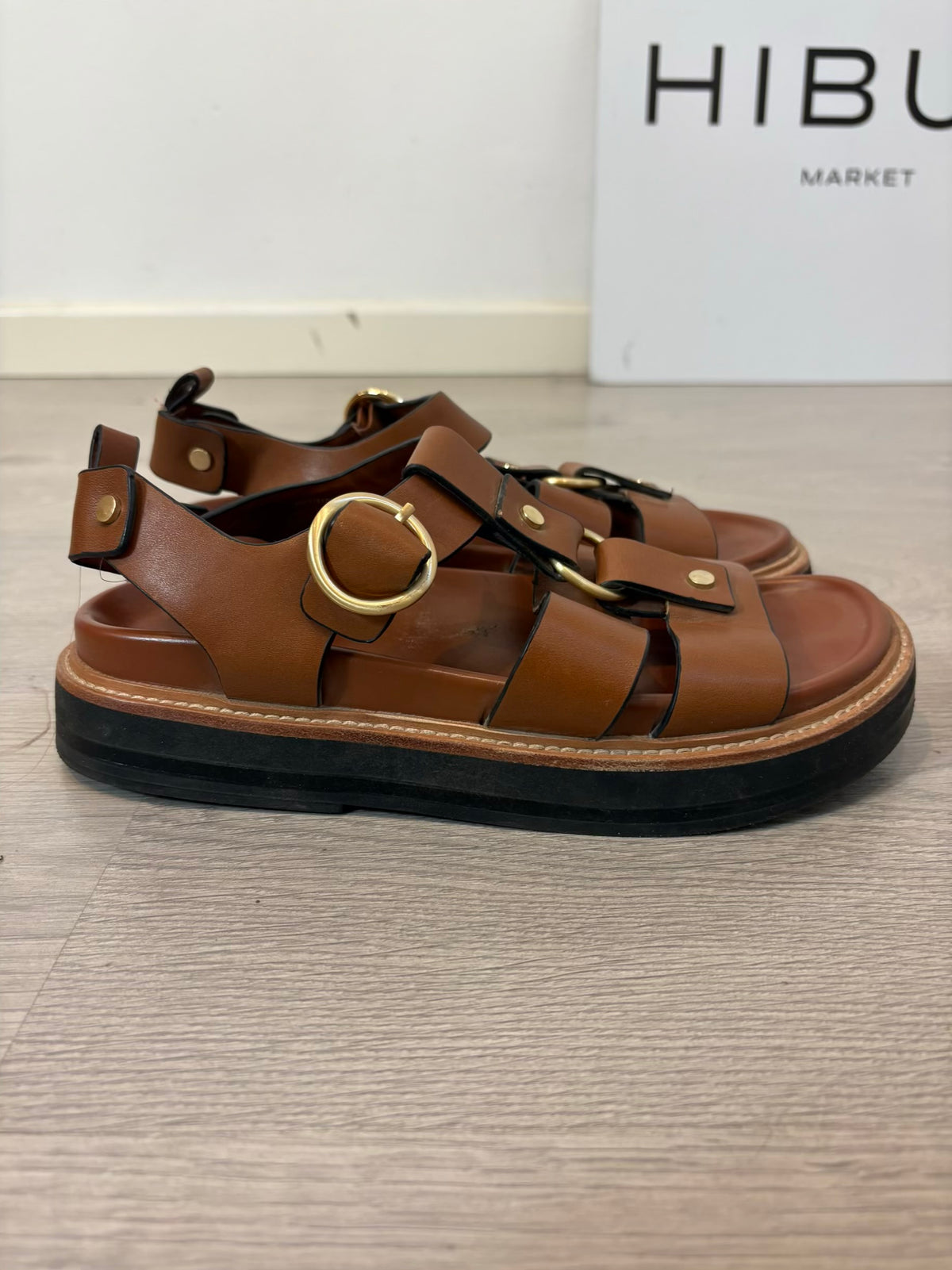ZARA. Sandalia plana piel hebilla. T 38