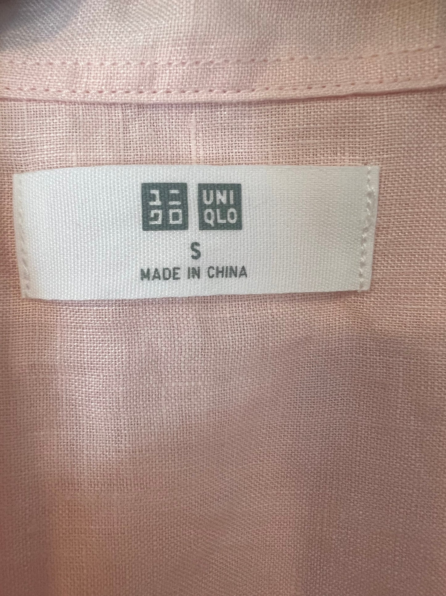 UNIQLO. Light pink linen blouse. T.S.