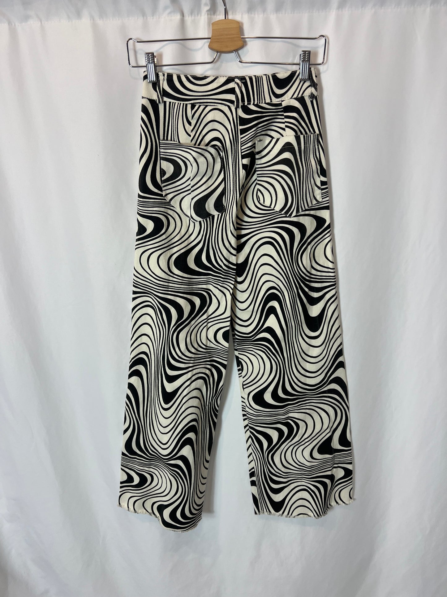 OTHERS. Two-tone geometric print culottes. TS